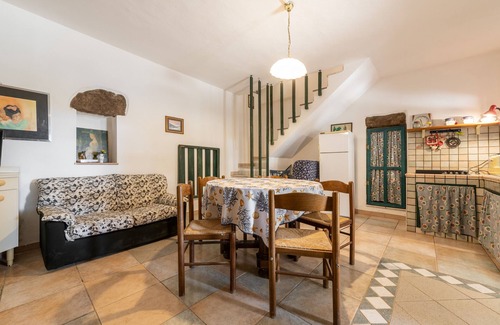 Carloforte House | Pet-Friendly Holiday Home Pescetti Bobba B with Mountain View & Garden