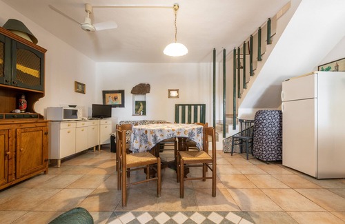 Carloforte House | Pet-Friendly Holiday Home Pescetti Bobba B with Mountain View & Garden