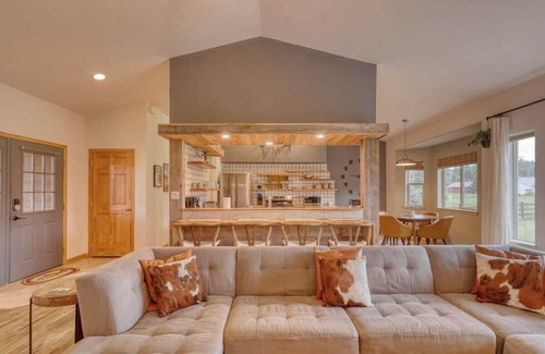 Pagosa Springs House | Pet-Friendly Home w/Fenced Yard + Chef’s Kitchen