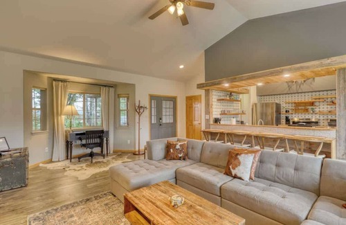Pagosa Springs House | Pet-Friendly Home w/Fenced Yard + Chef’s Kitchen