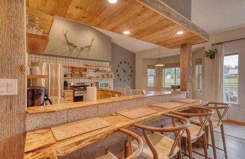 Pagosa Springs House | Pet-Friendly Home w/Fenced Yard + Chef’s Kitchen