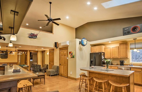 Beulah Cottage | Pet-friendly Home, 2 Mi to Crystal Lake!