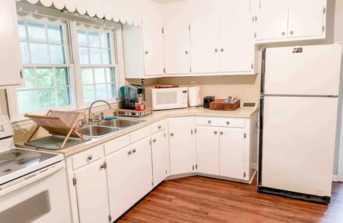 Bessemer House | Pet-friendly Home between Hoover, Tuscaloosa, Bham - close to Met, GOLF, UA