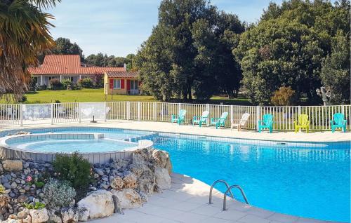 Saint-Savinien House | Pet Friendly Home In Saint-Savinien