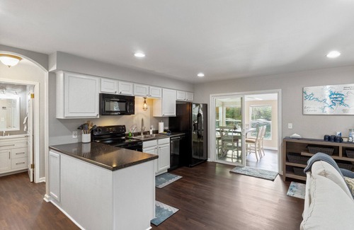 Linn Creek House | Pet-Friendly Home, Great Dock, Waterfront, Lake Views, Boat Slip