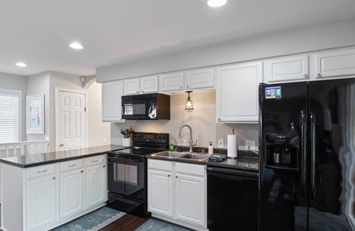 Linn Creek House | Pet-Friendly Home, Great Dock, Waterfront, Lake Views, Boat Slip
