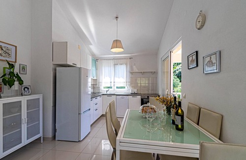 Smokvica House | Pet friendly home in Brna with kitchen