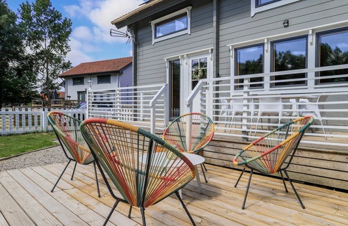 Bourbourg House | Pet friendly home in BOURBOURG with lake view