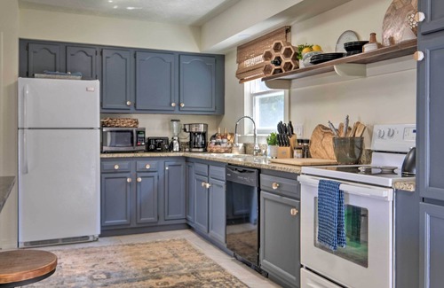 Linden House | Pet-Friendly Home in Heart of Wine Country!