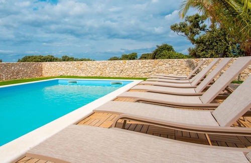 Kolan House | Pet friendly home in Mandre