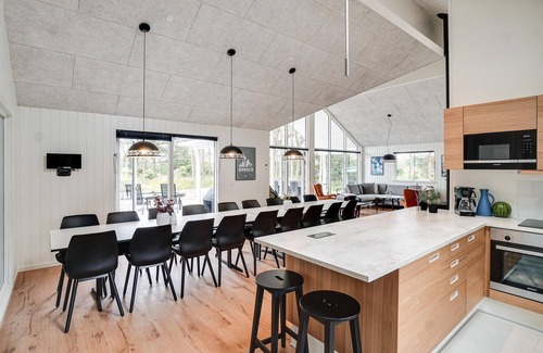 Bedegaard House | Pet friendly home in Nexø with kitchen