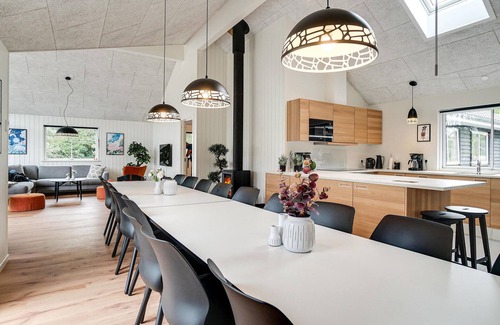 Bedegaard House | Pet friendly home in Nexø with kitchen