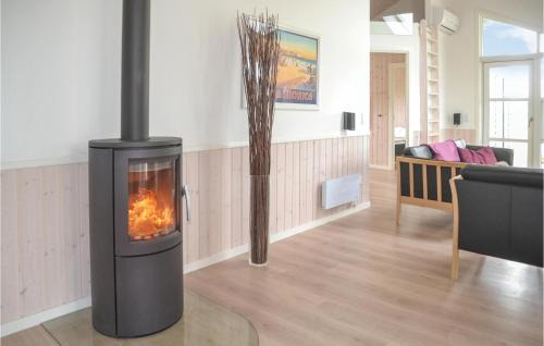 Skjern House | Pet Friendly Home In Skjern With Kitchen