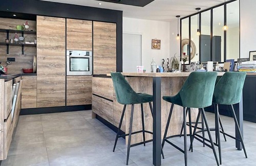 Valaurie House | Pet friendly home in Valaurie with WiFi