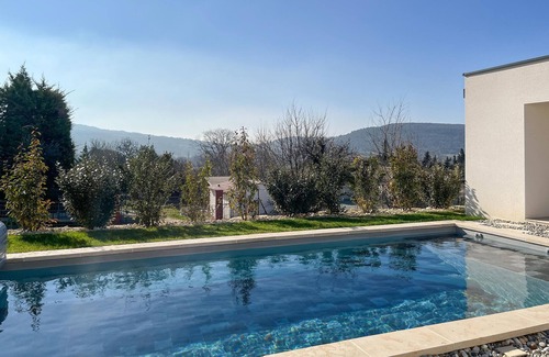 Valaurie House | Pet friendly home in Valaurie with WiFi