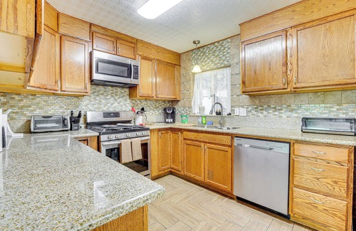 Henderson House | Pet-Friendly Home Near Downtown Henderson