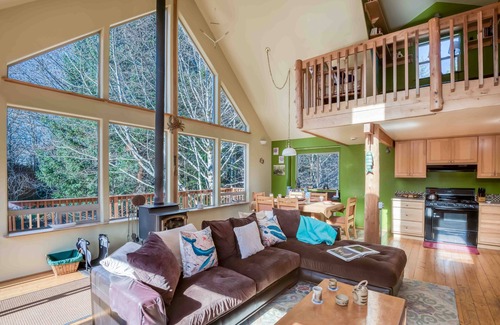 Yachats House | Pet Friendly Home on a Secluded Wooded Lot only 4 Blocks to the Beach