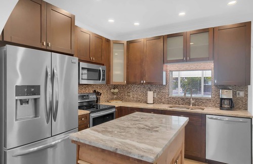 Marathon House | Pet Friendly Home on the Canal