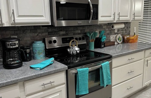 Sun City House | PET Friendly Home on the Golf Course/Surprise and Peoria Spring Training!
