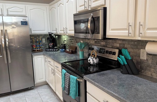Sun City House | PET Friendly Home on the Golf Course/Surprise and Peoria Spring Training!