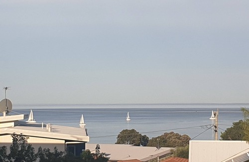 Dunsborough House | Pet friendly home, walk to beach, perfect for two families