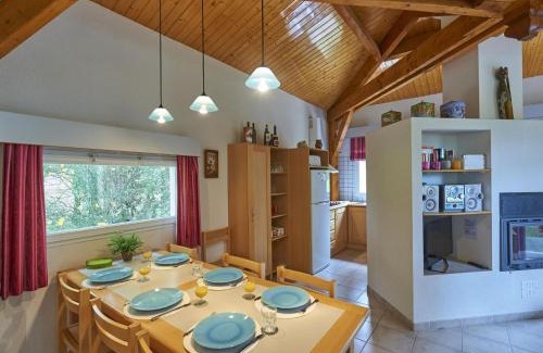 Quillan House | Pet-Friendly Home w Garden