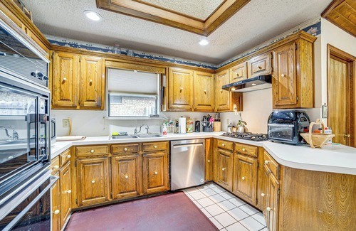 Allen House | Pet-Friendly Home w/Pool - 8 Mi to Central Plano!