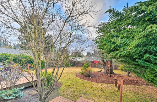 Edmonds House | Pet-Friendly Home w/ Yard ~ 1 Mi to Beach!
