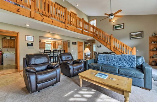 Maggie Valley House | Pet-Friendly Home with Deck and Mountain Views!