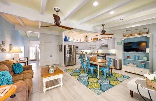 Jekyll Island Condo | Pet-Friendly Jekyll Island Abode - Walk to Beach!