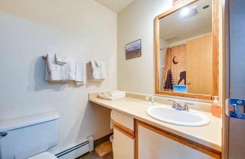 Cooper Landing Apartment | Pet-Friendly Kenai Lake Unit: Walk to the Water!