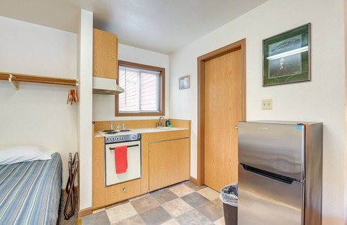 Cooper Landing Apartment | Pet-Friendly Kenai Lake Unit: Walk to the Water!