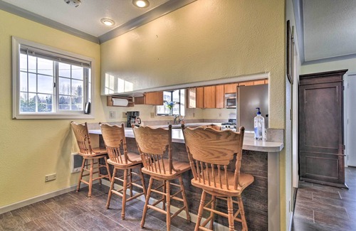 La Center House | Pet-Friendly La Center Home ~ 6 Mi to Casinos