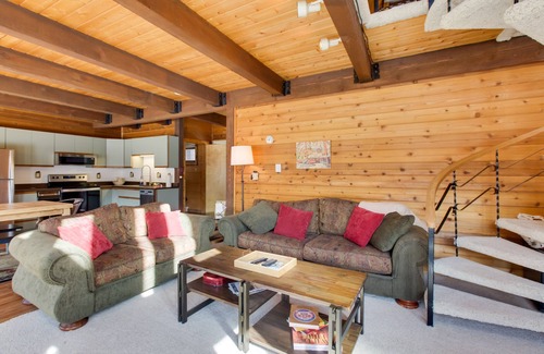 Cuchara Condo | Pet-Friendly La Veta Condo w/ Mountain Views!
