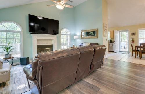 LaGrange House | Pet-Friendly LaGrange Vacation Rental with Deck!