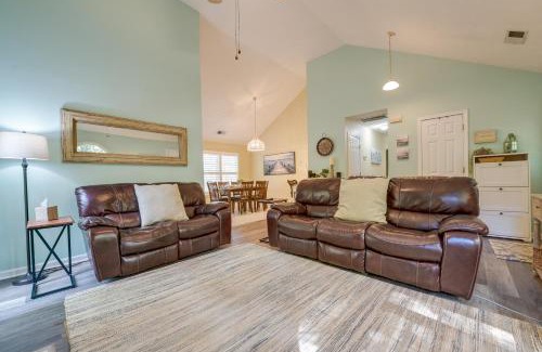 LaGrange House | Pet-Friendly LaGrange Vacation Rental with Deck!