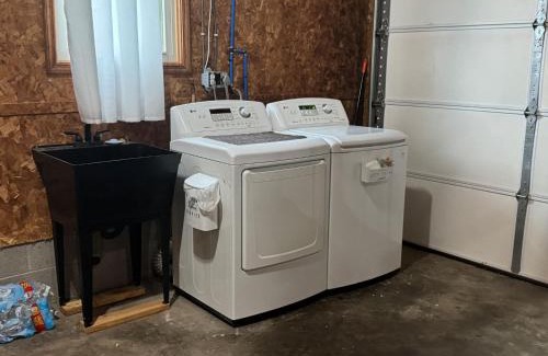 Dresden House | Pet Friendly* Lake House with King Master Suite