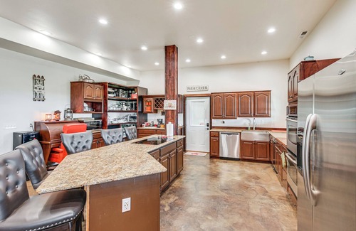 Lingle House | Pet-Friendly Lingle Ranch w/Deck on 60 Acres!