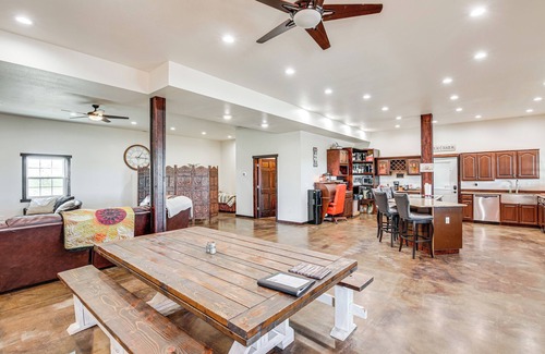 Lingle House | Pet-Friendly Lingle Ranch w/Deck on 60 Acres!