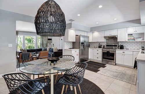 Tahquitz River Estates House | Pet-friendly luxury bungalow with private pool and gym, in central Palm Springs