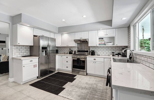 Tahquitz River Estates House | Pet-friendly luxury bungalow with private pool and gym, in central Palm Springs
