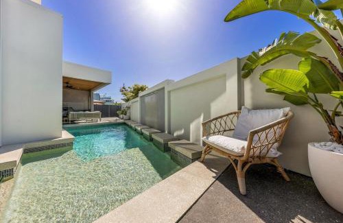 Buddina House | Pet friendly Luxury stay walk to beach