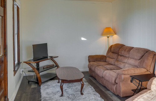 Blooming Prairie House | Pet-Friendly Minnesota Farm House w/ Fire Pit!