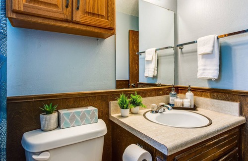 Midwest City Cottage | Pet-friendly Midwest City Home, 10 Mi to Dtwn Okc!