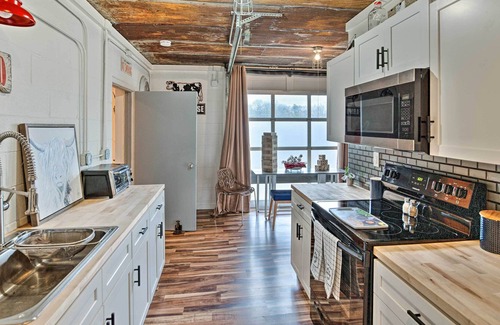 Franklin Cottage | Pet Friendly 'Milk Barn Cottage' on 15 Acres!