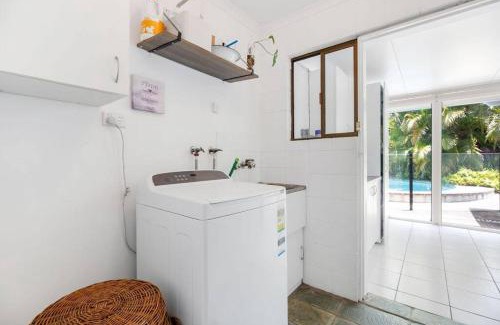 Mooloolaba House | Pet Friendly Mooloolaba- Pool