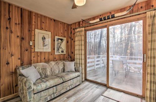 New Auburn Apartment | Pet-Friendly New Auburn Apt with On-Site Lake!