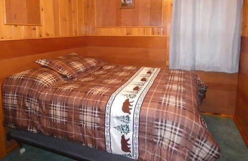 Arbor Vitae Cabin | Pet- Friendly Northwoods Cabin At Old Stoney's Resort On Big Arbor Vitae Lake!