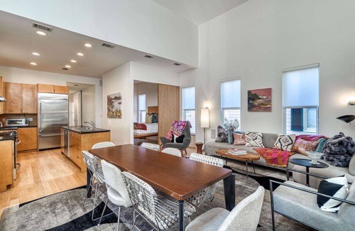 Watercolor House | Pet Friendly on Buttercup Street, Opens to a Park,1 minute to Beach Club, Bikes
