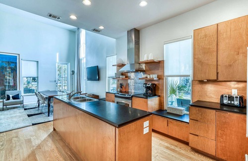 Watercolor House | Pet Friendly on Buttercup Street, Opens to a Park,1 minute to Beach Club, Bikes